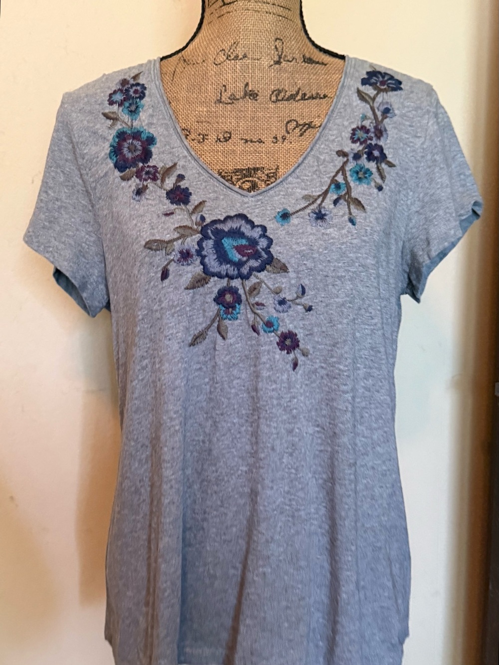 Women's floral V-Neck Top